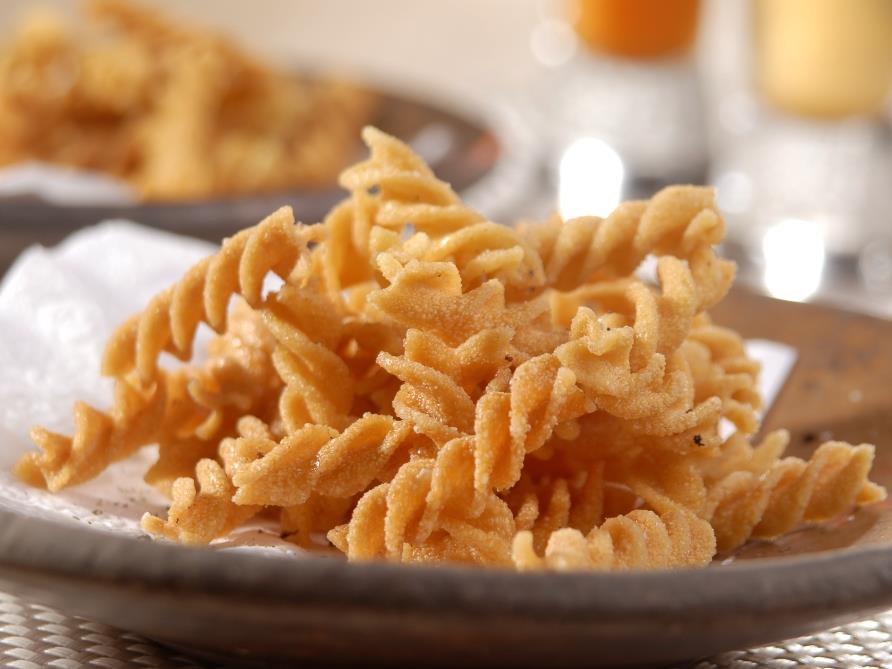 torresmo de macarrão
