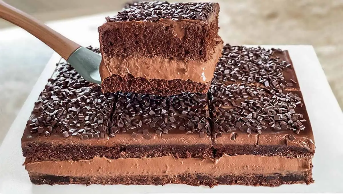 bolo gelado de chocolate